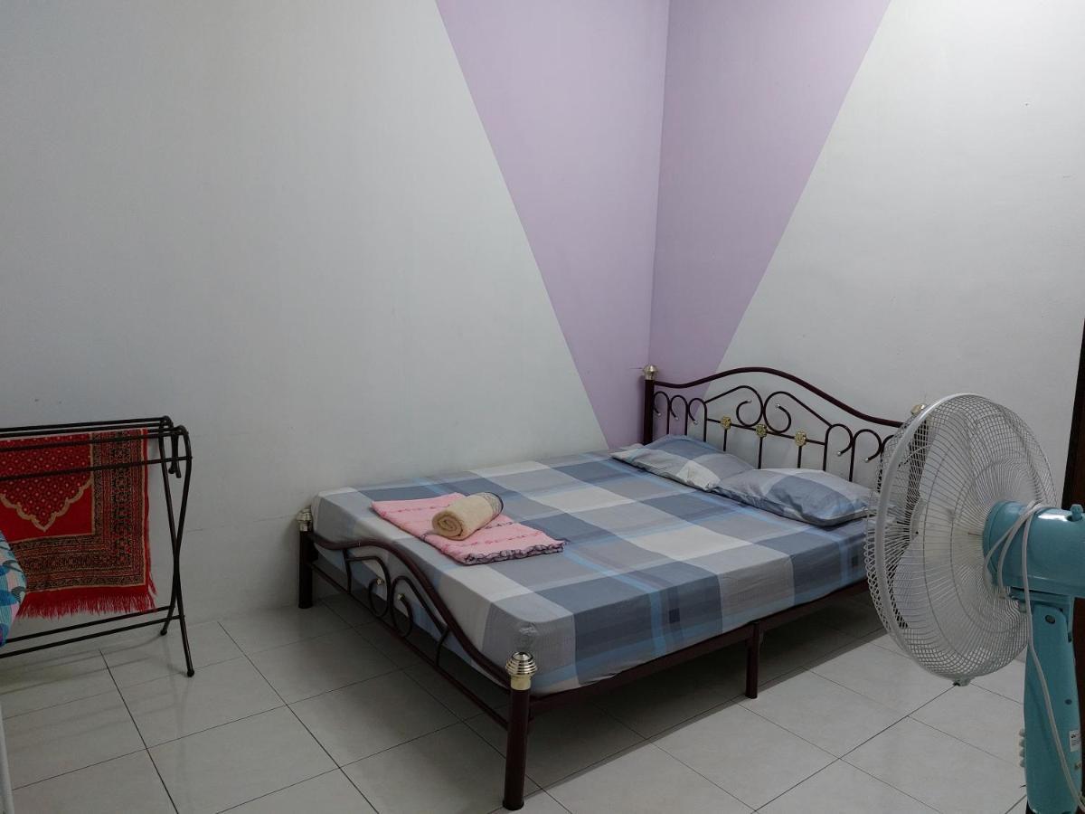 Pelangi Homestay Bota Exterior photo