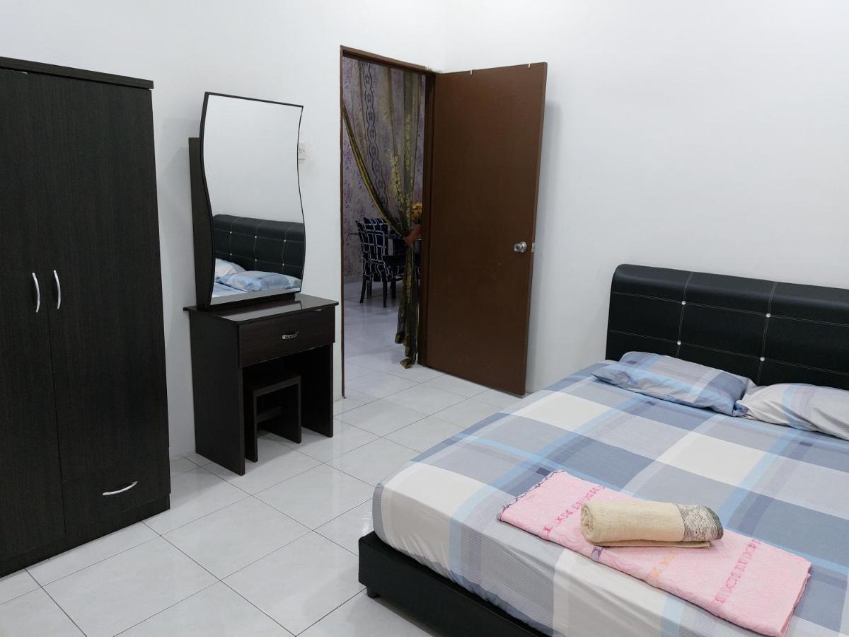 Pelangi Homestay Bota Exterior photo