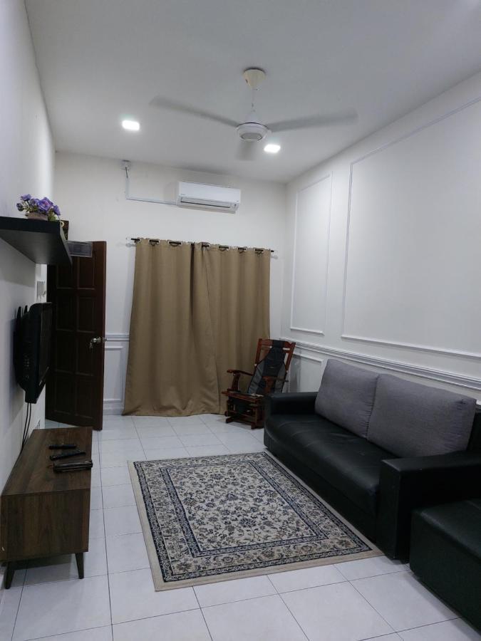 Pelangi Homestay Bota Exterior photo